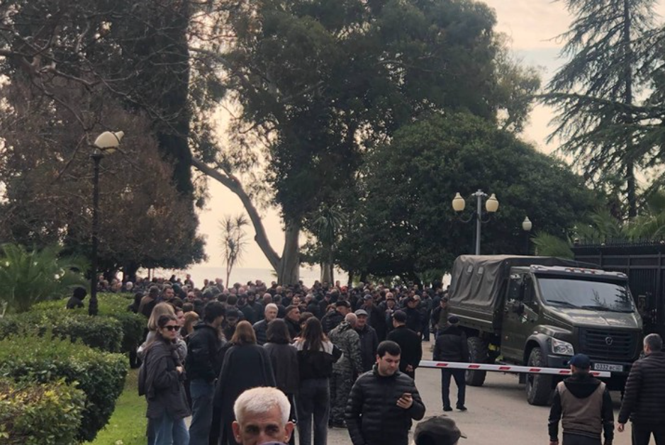 Власти Абхазии отозвали законопроект о ратификации инвестиционного соглашения с Россией после массовых протестов