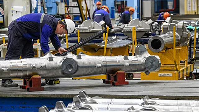 Росстат видит рост, аналитики — спад: кто прав в оценке промышленности России?