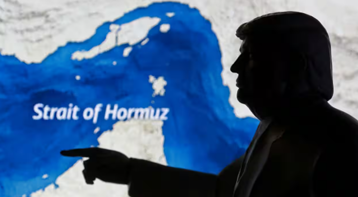 Пролив под Ираном, война — нет: новый сценарий Трампа шокирует мир