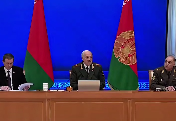 За гранью слов: что скрывается за заявлением Лукашенко о подготовке к войне?