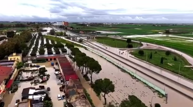 В Италии начались наводнения, центральная часть страны тонет