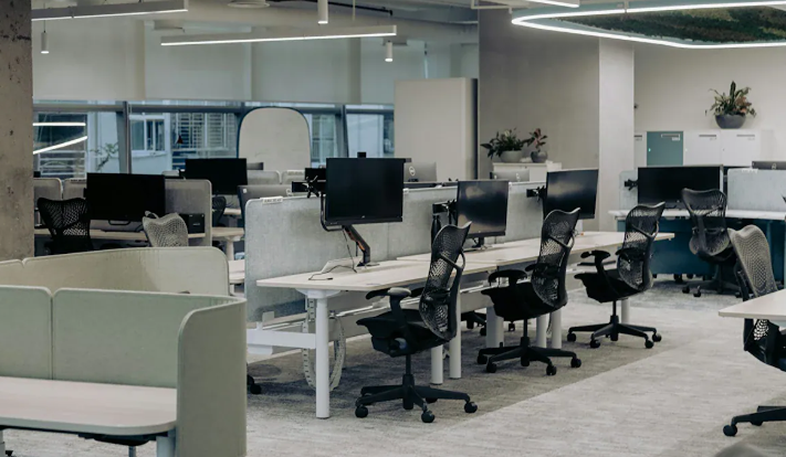 Сокращения в IT США: 52 000+ уволенных с начала года, драйвер — ИИ