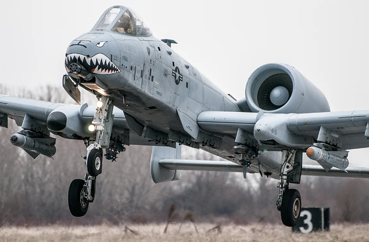 Шокирующее крушение: второй самолёт ВВС США упал в Персидском заливе