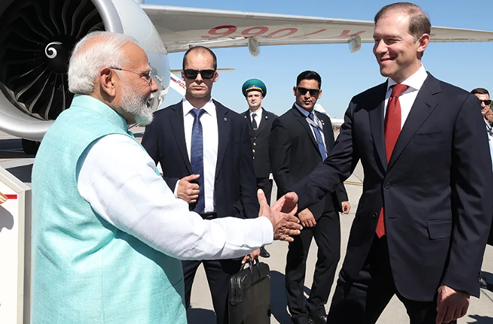 Тайные договорённости: что скрывается за переговорами Моди и Мантурова