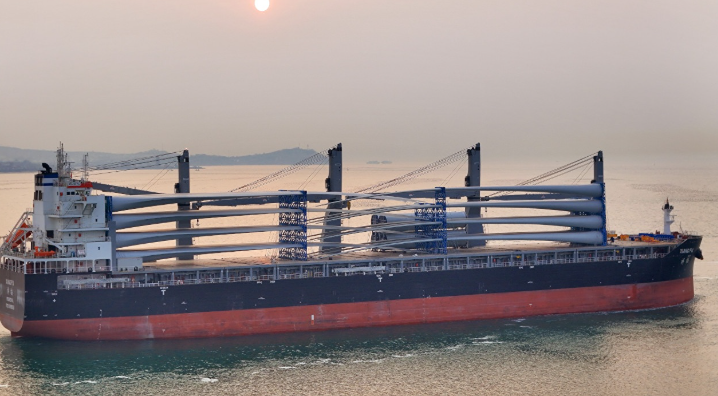 15 судов прошли через Ормузский пролив за 24 часа с разрешения Ирана