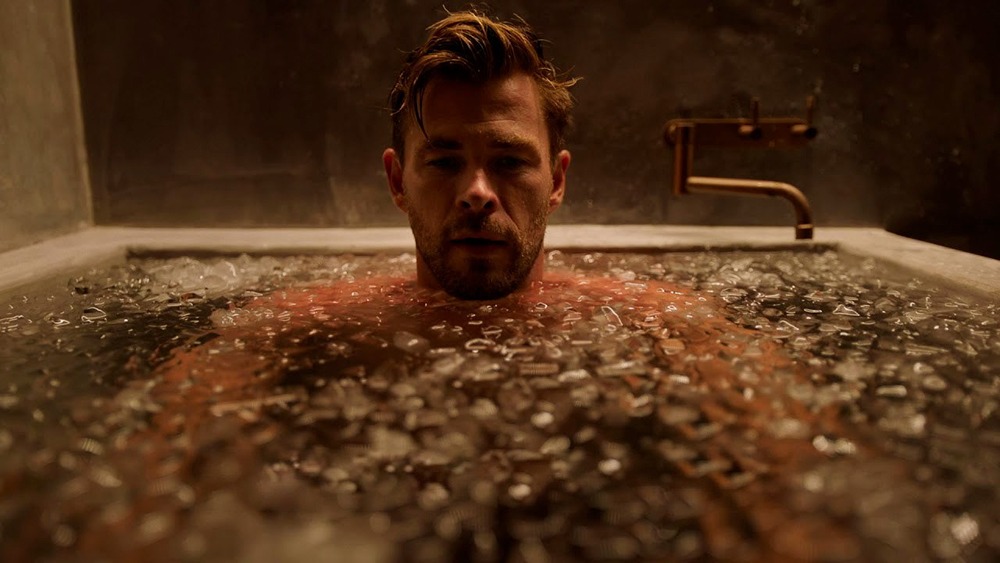 Почему миллиардеры, спортсмены и звёзды сидят в ледяной воде? Секрет в управляемом стрессе