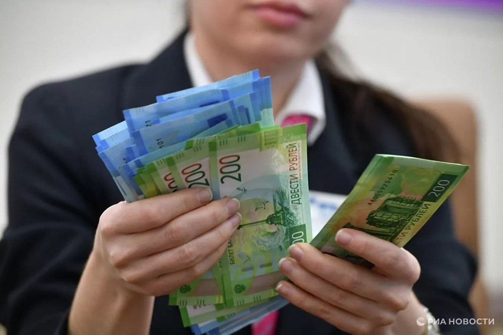 Кредиты и займы россиян впервые достигли 45 триллионов рублей