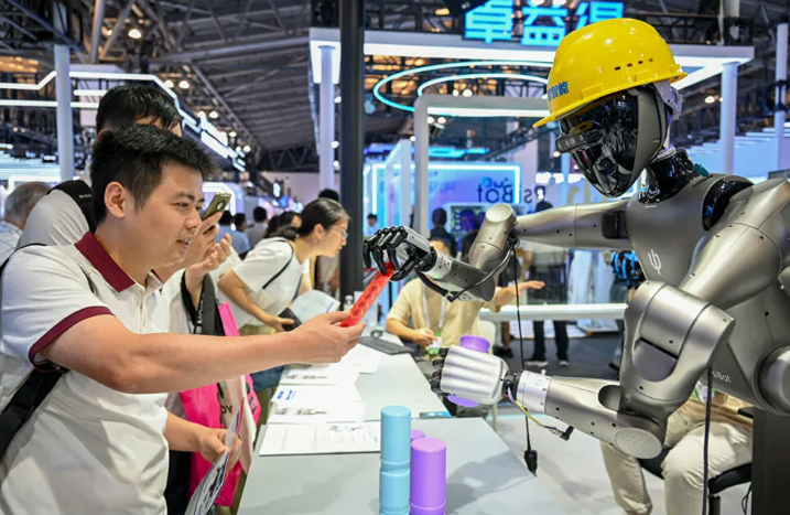 Может ли ИИ заменить уволенных сотрудников? В Китае уже да