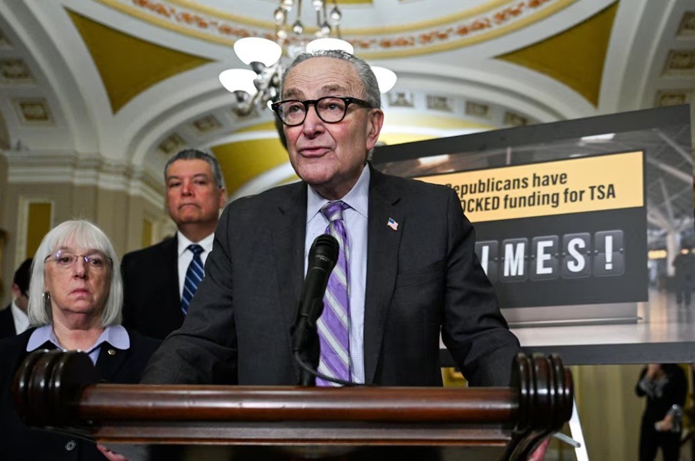 Почему сенаторы просят Трампа запретить китайские авто в США