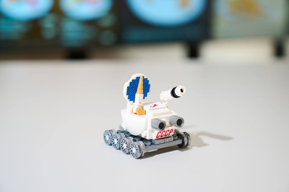 Космические Кидз Комбо с конструктором завезли во «Вкусно — и точка»