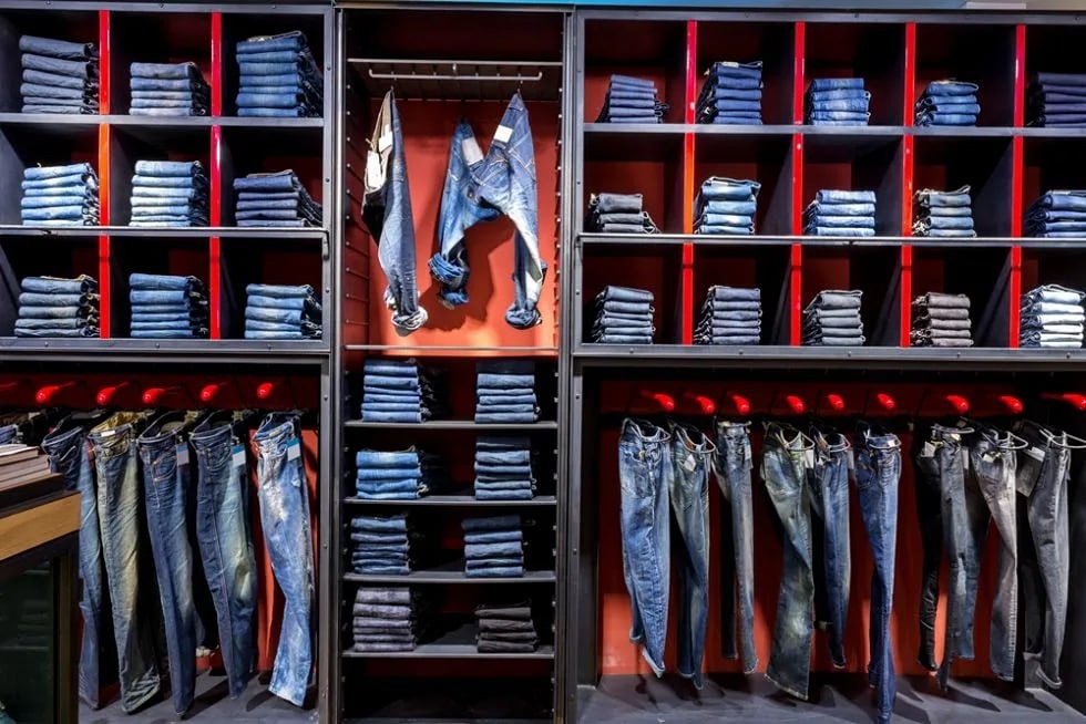 Выручка двух крупных ритейлеров одежды в РФ — Lime и MFG — в 2025 году выросла