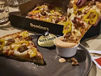 Domino's выпустила новый фирменный соус и предлагает эксклюзивный доступ к продукции от Shinola.