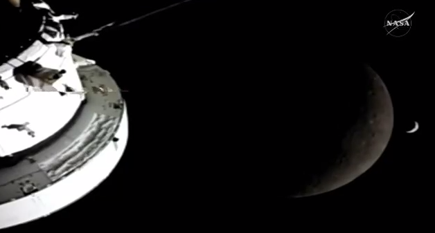 Что происходит с миссией Artemis II за обратной стороной Луны