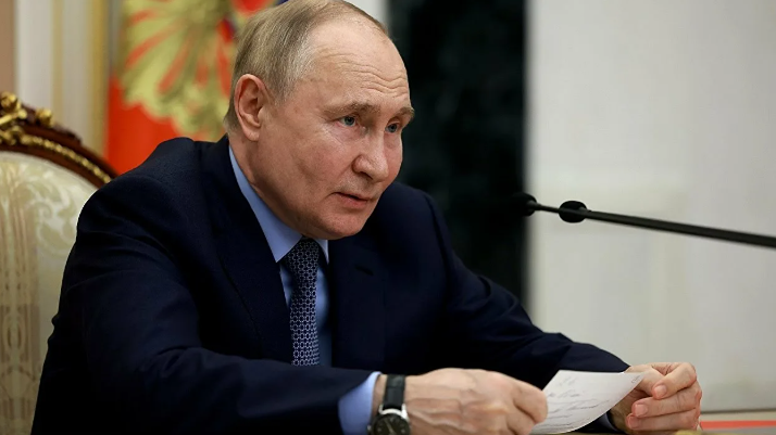 Путин подписал закон, запрещающий испытательный срок при приеме на работу женщин с детьми до трех лет