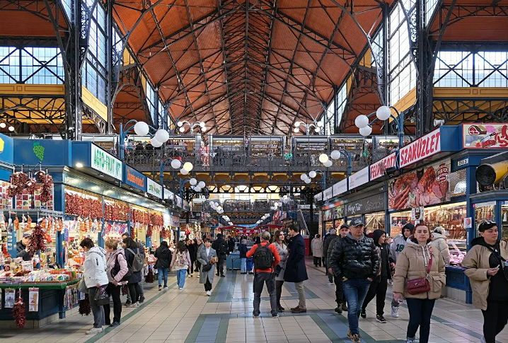 Агитация без конфликтов: партии Венгрии готовятся к выборам 12 апреля