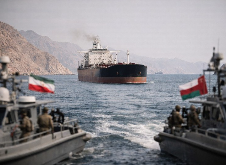 За кулисами перемирия: что скрывает статистика судоходства через Ормуз