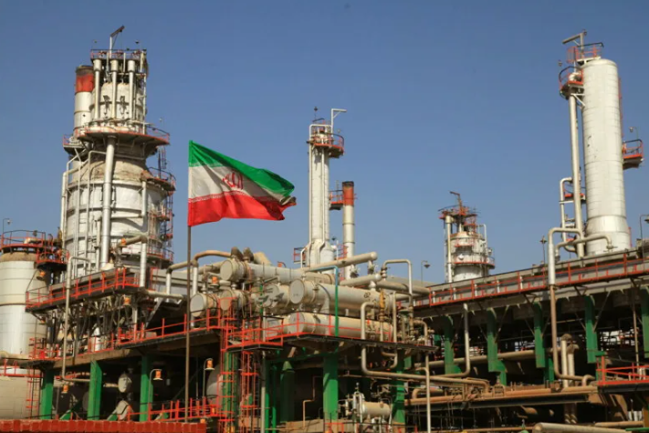 Тайная сила Ирана: нефть течёт, несмотря на удары по НПЗ