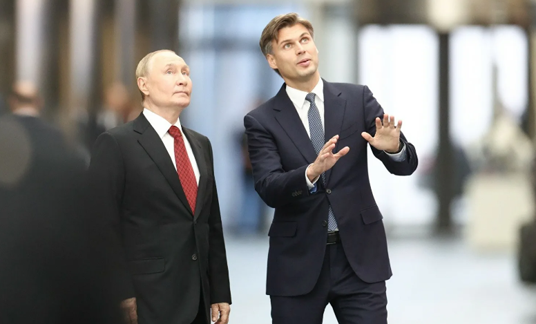 Год и два месяца у руля: почему Путин похвалил главу Роскосмоса