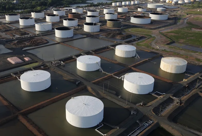 Запасы нефти в США за неделю снизились на 0,9 млн баррелей