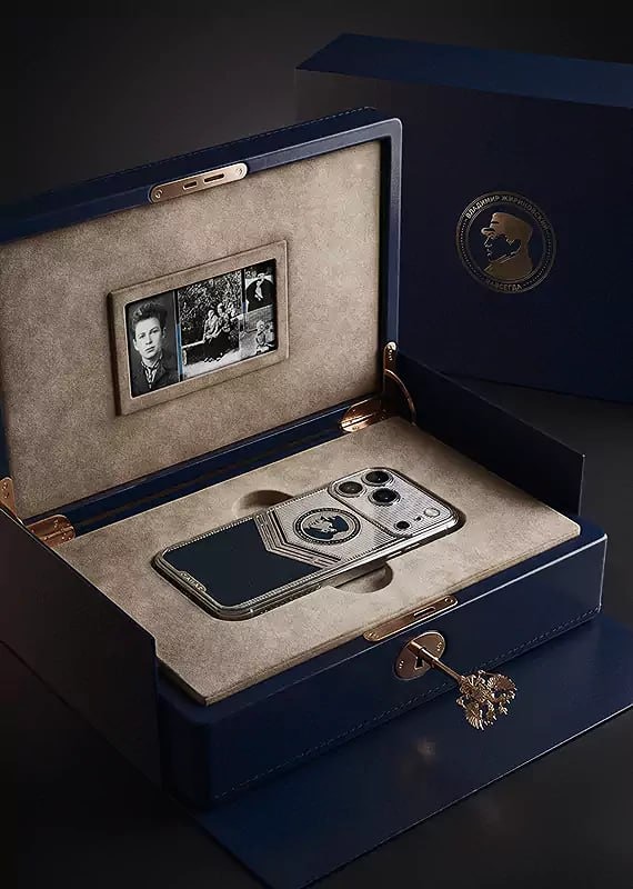 iPhone 17 Pro с Жириновским выпустили в России