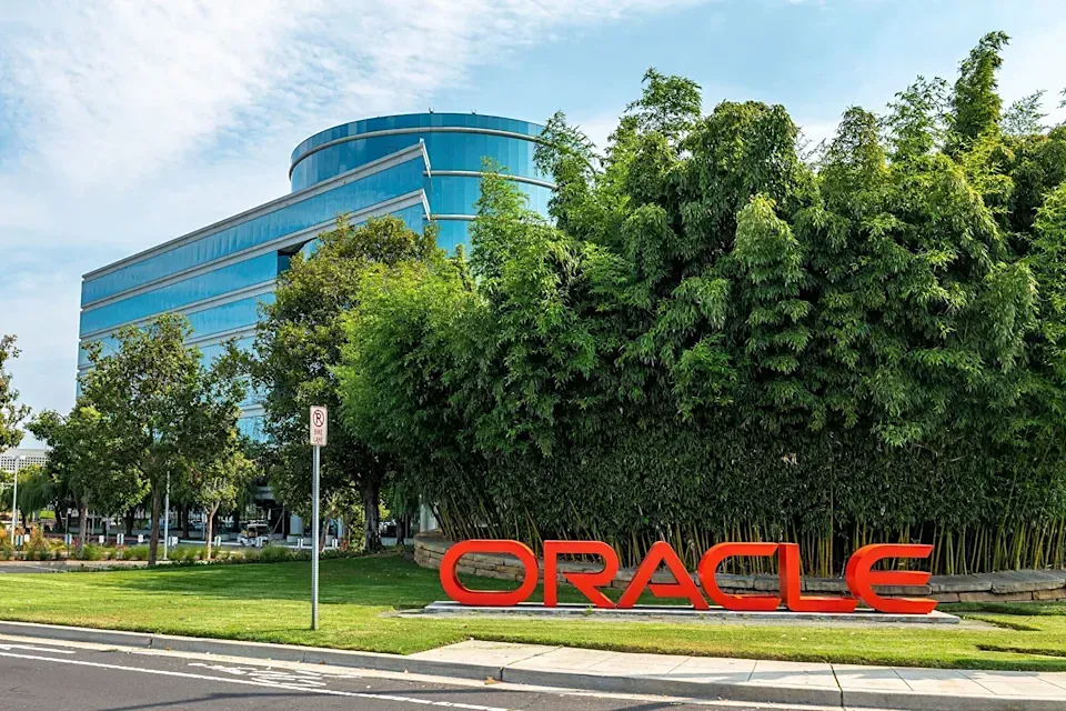 Какие задачи решат новые ИИ‑агенты Oracle для корпоративных банков?