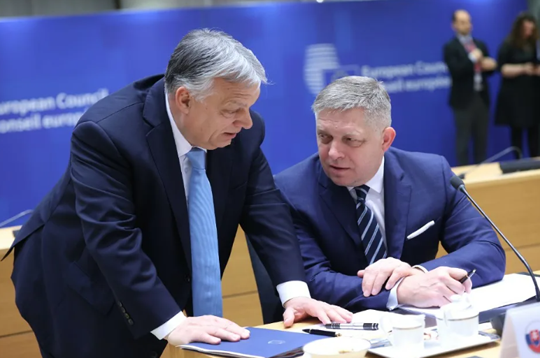 Парадокс Орбана: 16 лет у власти — и вдруг в оппозицию. Что дальше