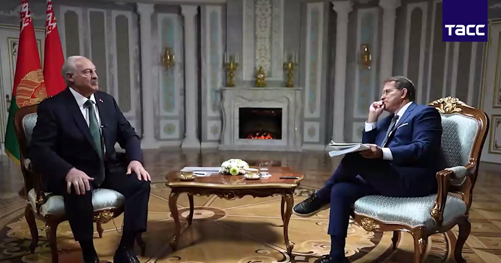 Лукашенко заявил, что не горит желанием побывать в США и пожать руку Трампу