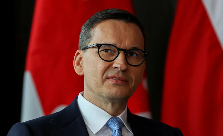 Тайны польской политики: зачем Моравецкий бросает вызов своей же партии