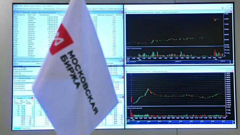 Московская биржа начнет 21 апреля торги фьючерсами на бензин и дизель
