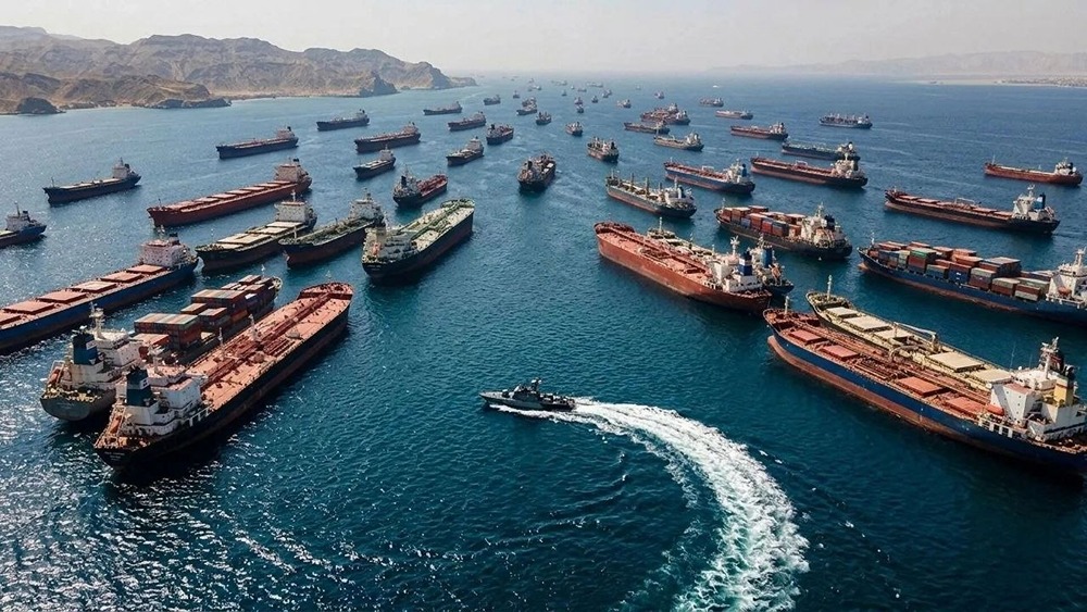 Бизнес по-ормузски: аферисты наживаются на заблокированных в Ормузском проливе судах