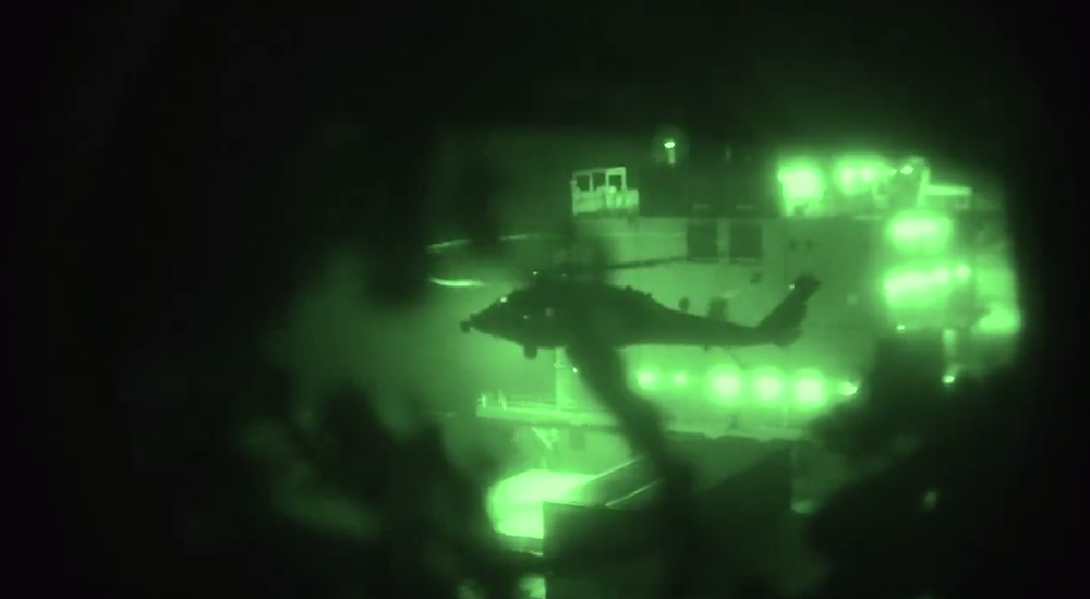 Видео захвата иранского торгового судна Touska