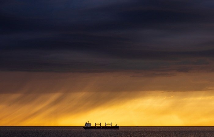 Иранское грузовое судно Touska было атаковано и захвачено ВМС США
