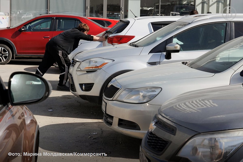 Продажи легковых автомобилей с пробегом в марте выросли на 6% год к году и на 15,3%