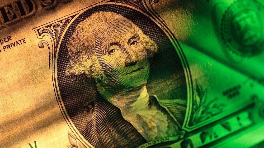 ОАЭ могут отказаться от доллара и продавать нефть за юани