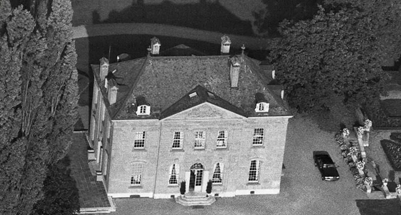 Виллу Fleur d'Eau на берегу озера Леман под Женевой продали за 12,3 млн франков