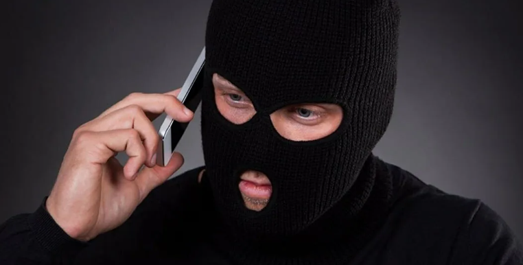 Мошенники делают людей своими «курьерами» под предлогом «работы» в фельдъегерской службе