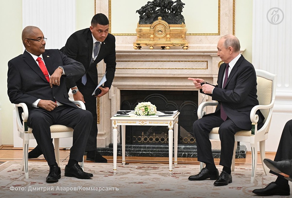 22 апреля президент России Владимир Путин встретился с президентом Республики Сейшельские Острова Патриком Эрмини