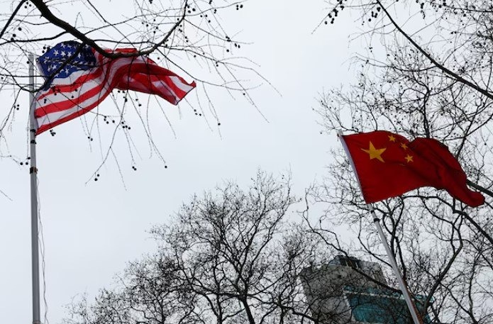 США обвиняет Китай в краже технологий искусственного интеллекта в «промышленных масштабах»