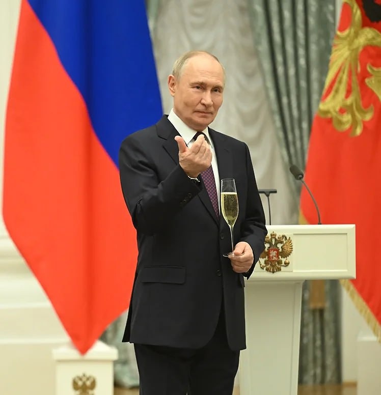 22 апреля президент России Владимир Путин в Екатерининском зале Кремля встретился с российскими боксерами и вручил им государственные награды