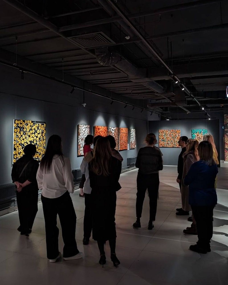 До 11 мая в галерее АРТСПЕЙС ЭТАЛОН проходит персональная экспозиция Люси Вороновой