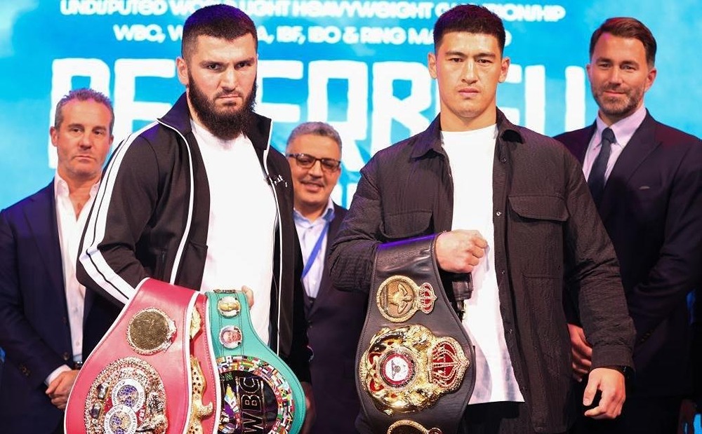 Третий бой Дмитрия Бивола и Артура Бетербиева не состоится в 2026 году.