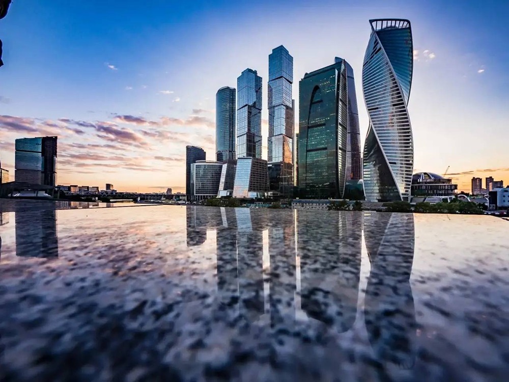 Сотрудники Транснефти получили награды за заслуги перед Севастополем