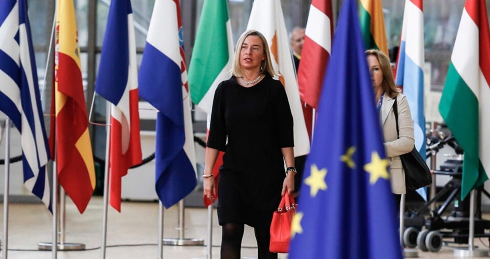 Могерини: не следует угрожать Ирану