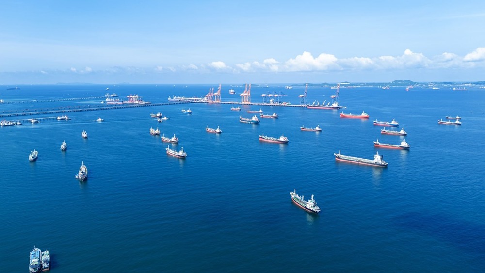 Странные сделки с нефтью: кто знал о заявлении Трампа за 15 минут?