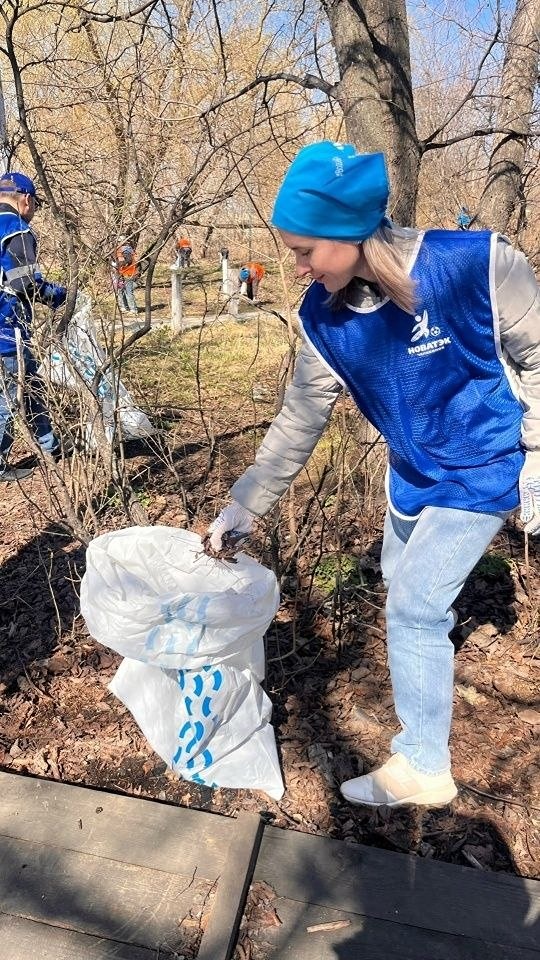 Сотрудники «НОВАТЭК-Челябинск» присоединились к масштабному субботнику на берегу Шершнёвского водохранилища