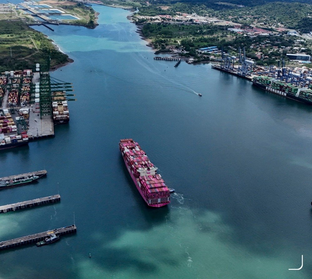 Конфликт с Ираном резко поднял стоимость прохода через Панамский канал