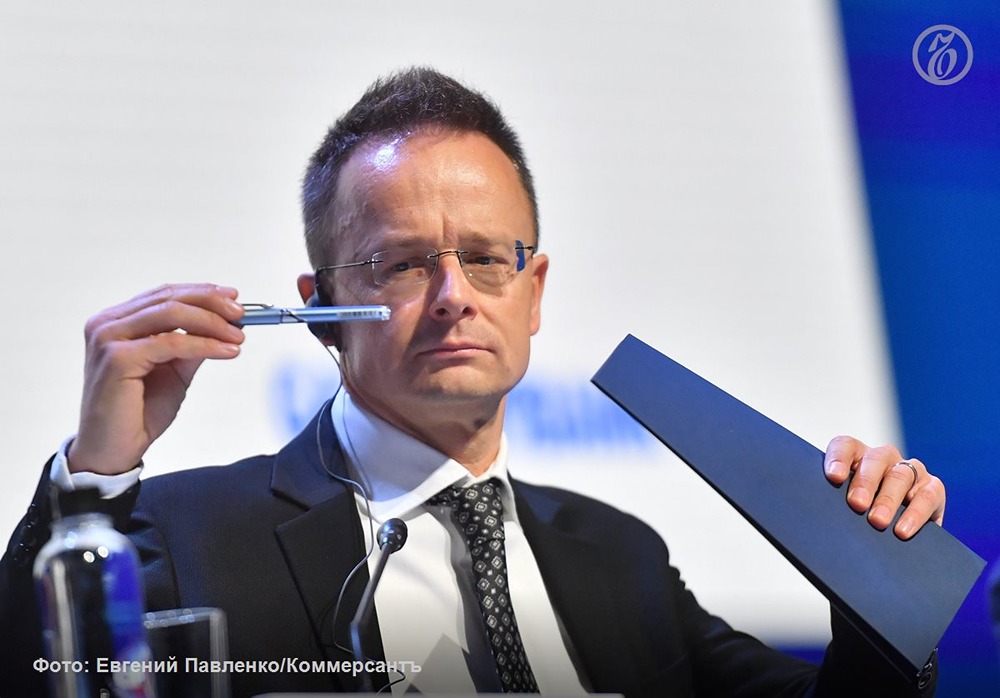 Министр Сийярто отверг обвинения в работе на интересы России