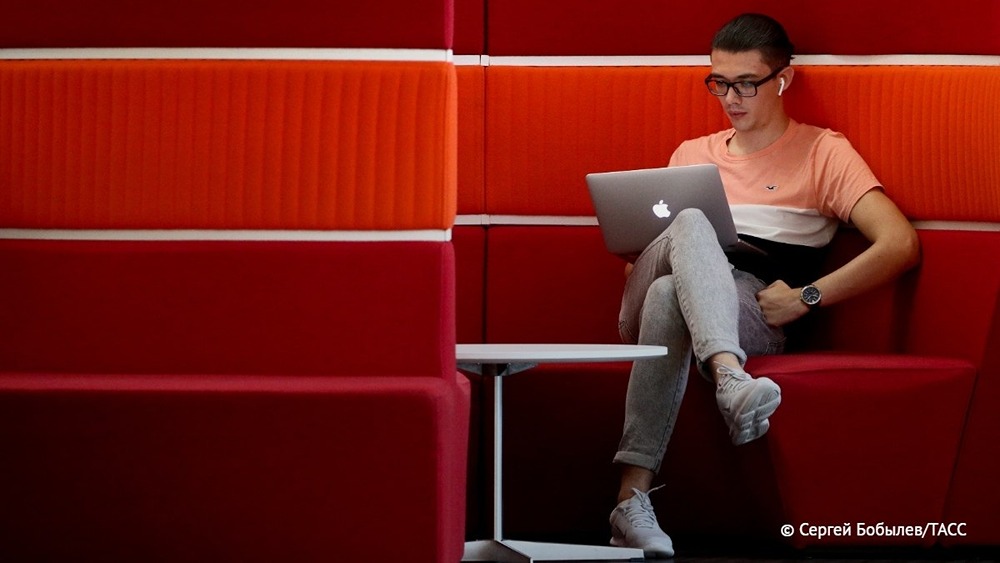 Как ИИ может подменить реальность? Александр Геррейро объяснил