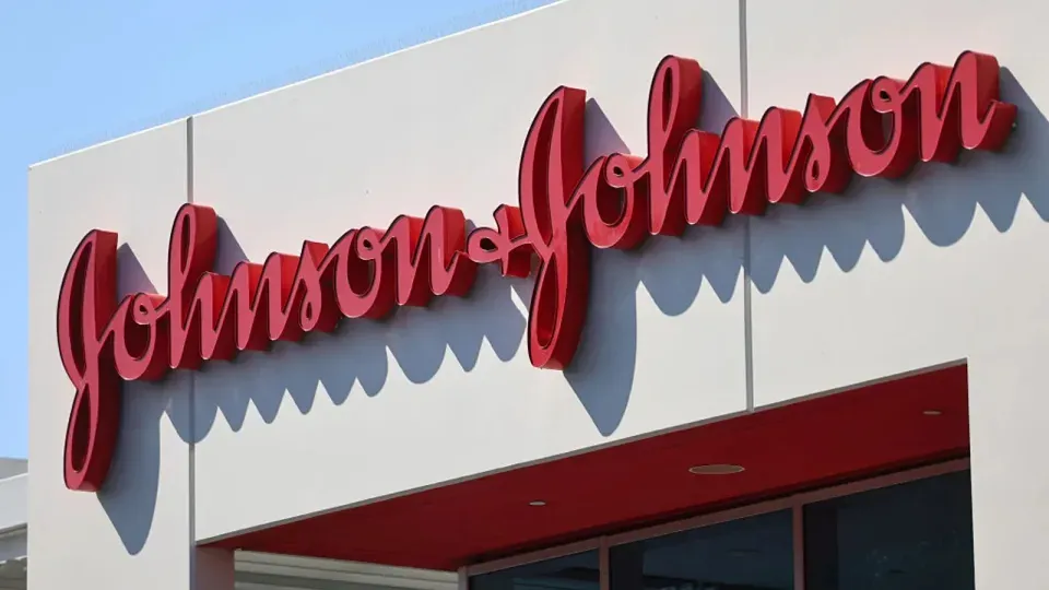 Компания Johnson & Johnson ищет специалиста в области информационных технологий, который будет отвечать за разработку и реализацию стратегии развития бизнеса с использованием современных технологий