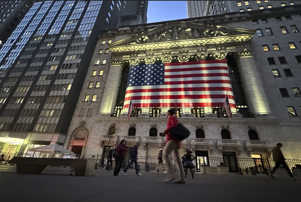 Уолл-стрит сохраняет уверенность после значительной коррекции, последовавшей за ростом на фоне победы Трампа